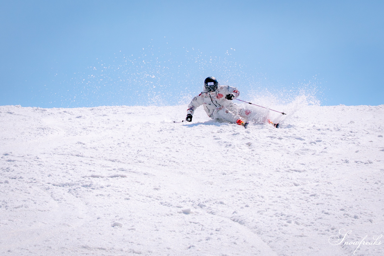 キロロリゾート｜ポカポカ陽気で絶好の春スキー日和♪こんな日は、みんなで思いっきり春雪を満喫しましょう！